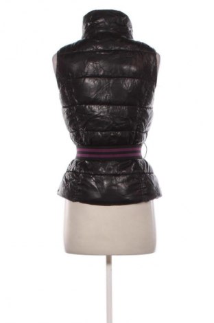 Γυναικείο γιλέκο ONLY, Μέγεθος S, Χρώμα Μαύρο, Τιμή 16,99 €