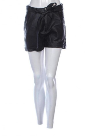 Дамски къс панталон Attrattivo, Размер M, Цвят Черен, Цена 31,99 лв.