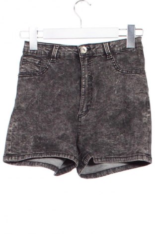 Дамски къс панталон Bershka, Размер XS, Цвят Многоцветен, Цена 19,00 лв.