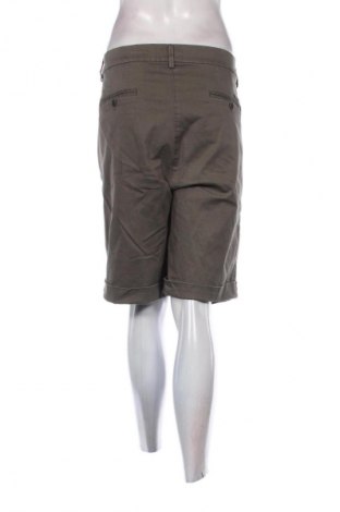 Дамски къс панталон Brax, Размер 3XL, Цвят Зелен, Цена 48,88 лв.
