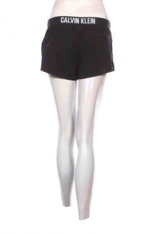 Pantaloni scurți de femei Calvin Klein, Mărime S, Culoare Negru, Preț 126,00 Lei