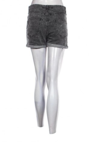 Damen Shorts Fb Sister, Größe M, Farbe Grau, Preis 9,72 €