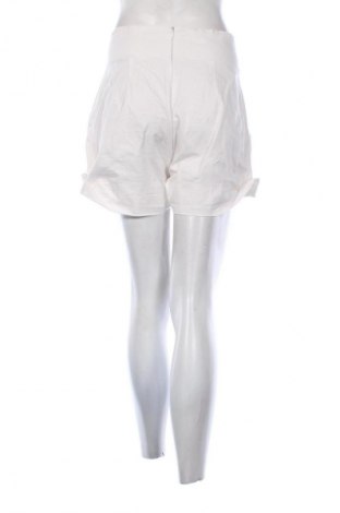 Damskie szorty Megz, Rozmiar M, Kolor ecru, Cena 43,68 zł