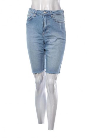 Дамски къс панталон NA-KD, Размер S, Цвят Син, Цена 33,82 лв.