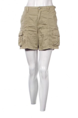 Дамски къс панталон Pull&Bear, Размер M, Цвят Зелен, Цена 19,00 лв.