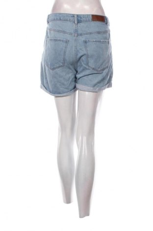 Дамски къс панталон Vero Moda, Размер M, Цвят Син, Цена 19,99 лв.