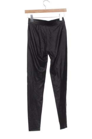 Дамски клин Bershka, Размер XXS, Цвят Черен, Цена 16,99 лв.