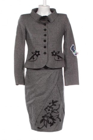 Damen Kostüm Caramella, Größe M, Farbe Mehrfarbig, Preis 127,37 €