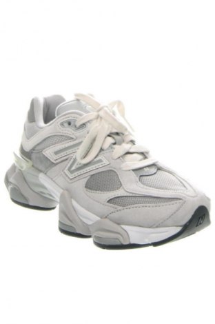 Дамски обувки New Balance, Размер 38, Цвят Сив, Цена 204,99 лв.