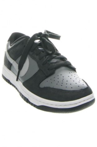 Damenschuhe Nike, Größe 40, Farbe Mehrfarbig, Preis 137,99 €