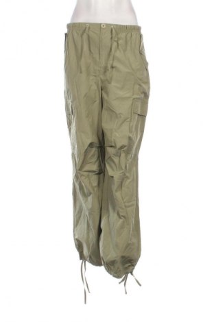 Damenhose Bershka, Größe M, Farbe Grün, Preis 10,99 €