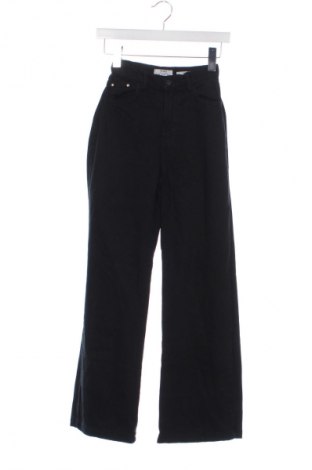 Damskie spodnie Bershka, Rozmiar XXS, Kolor Czarny, Cena 66,67 zł