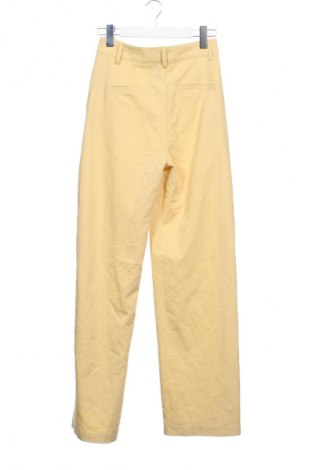 Γυναικείο παντελόνι NA-KD, Μέγεθος XS, Χρώμα Κίτρινο, Τιμή 10,99 €