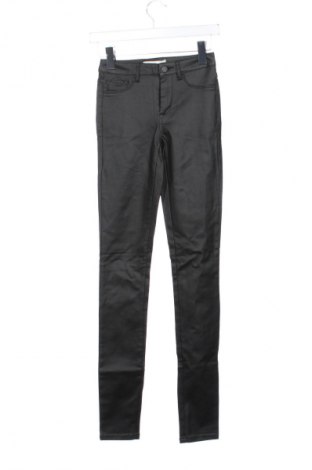 Γυναικείο παντελόνι Pieces, Μέγεθος XS, Χρώμα Μαύρο, Τιμή 11,99 €