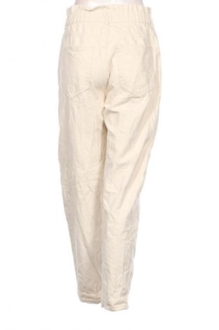 Дамски панталон Pull&Bear, Размер S, Цвят Екрю, Цена 17,99 лв.
