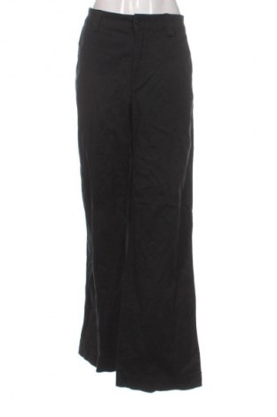 Дамски панталон Pull&Bear, Размер L, Цвят Черен, Цена 34,00 лв.