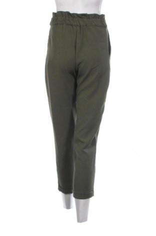 Pantaloni de femei Pull&Bear, Mărime M, Culoare Verde, Preț 62,99 Lei
