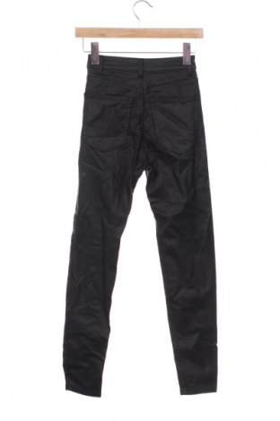 Dámské kalhoty  Pull&Bear, Velikost XXS, Barva Černá, Cena  366,00 Kč
