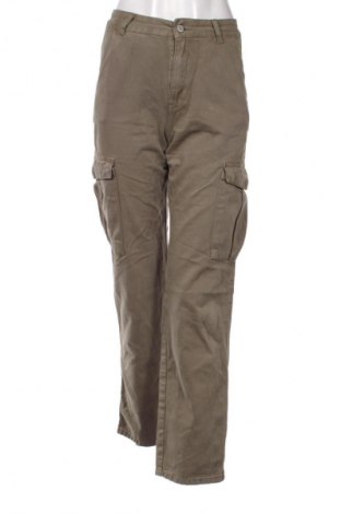 Дамски панталон Pull&Bear, Размер S, Цвят Зелен, Цена 29,15 лв.