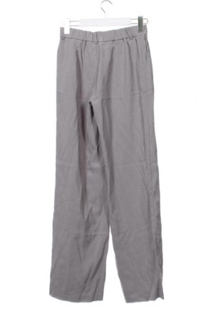 Damskie spodnie Stradivarius, Rozmiar XS, Kolor Szary, Cena 66,39 zł