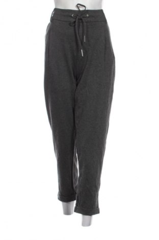 Дамски панталон United Colors Of Benetton, Размер XL, Цвят Сив, Цена 40,89 лв.