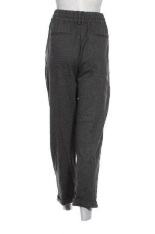 Дамски панталон United Colors Of Benetton, Размер XL, Цвят Сив, Цена 40,89 лв.