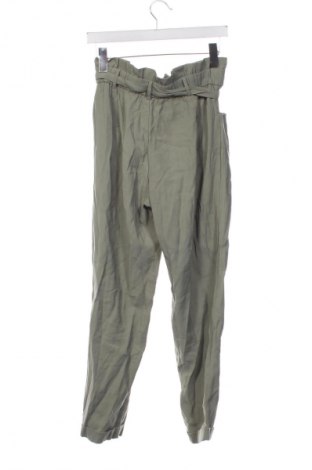 Pantaloni de femei Zara, Mărime M, Culoare Verde, Preț 70,99 Lei
