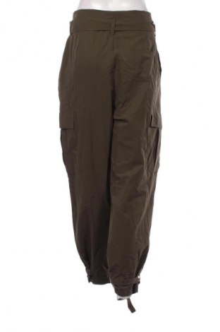 Pantaloni de femei Zara, Mărime L, Culoare Verde, Preț 81,99 Lei