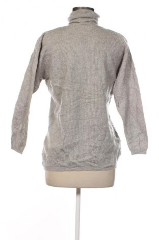 Dámský svetr Unbranded, Velikost M, Barva Šedá, Cena  289,00 Kč