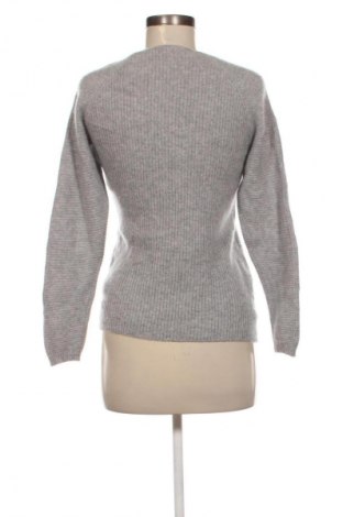 Dámský svetr Unbranded, Velikost M, Barva Šedá, Cena  299,00 Kč