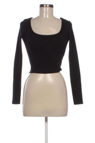 Damski sportowy top Bershka, Rozmiar XS, Kolor Czarny, Cena 33,99 zł