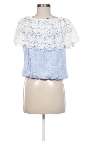 Дамски топ Colloseum, Размер S, Цвят Многоцветен, Цена 12,99 лв.