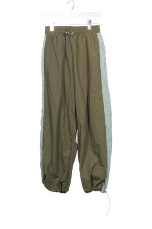 Дамско спортно долнище Defacto, Размер XS, Цвят Зелен, Цена 28,88 лв.