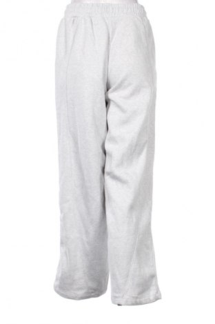 Дамско спортно долнище Pull&Bear, Размер S, Цвят Сив, Цена 46,92 лв.