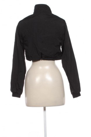 Дамско яке Bershka, Размер XS, Цвят Черен, Цена 47,88 лв.