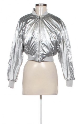 Дамско яке Bershka, Размер XS, Цвят Сребрист, Цена 66,36 лв.