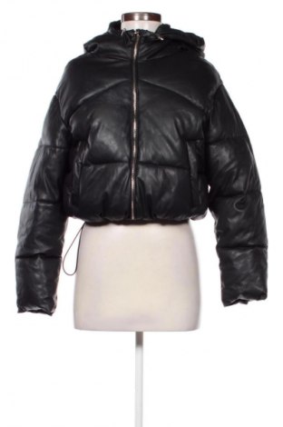 Дамско яке Bershka, Размер S, Цвят Черен, Цена 58,00 лв.