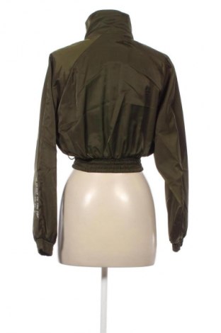 Дамско яке Bershka, Размер XS, Цвят Зелен, Цена 25,99 лв.