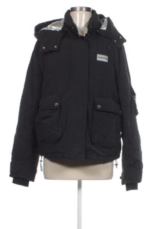 Γυναικείο μπουφάν Bershka, Μέγεθος L, Χρώμα Μαύρο, Τιμή 32,99 €