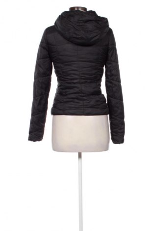 Γυναικείο μπουφάν Bershka, Μέγεθος XS, Χρώμα Μαύρο, Τιμή 24,55 €