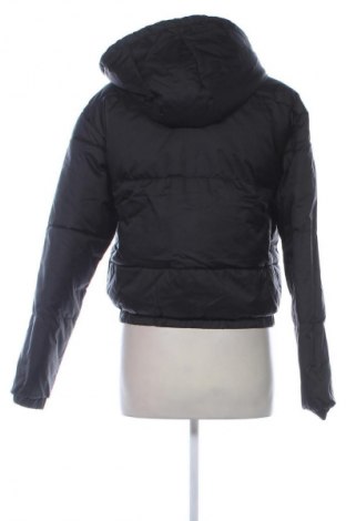 Дамско яке Ellesse, Размер S, Цвят Черен, Цена 204,99 лв.