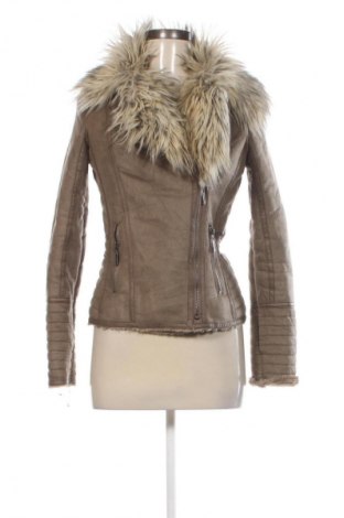 Дамско яке Guess, Размер XS, Цвят Кафяв, Цена 137,99 лв.