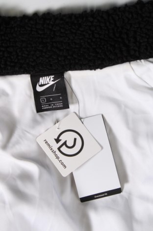 Дамско яке Nike, Размер L, Цвят Черен, Цена 269,99 лв.
