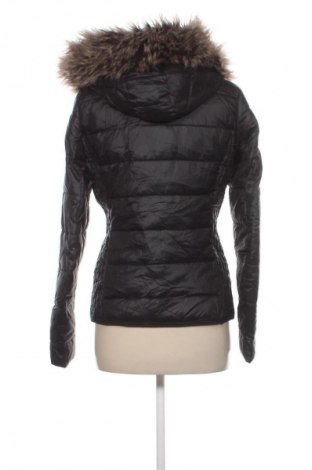 Дамско яке ONLY, Размер M, Цвят Черен, Цена 84,99 лв.