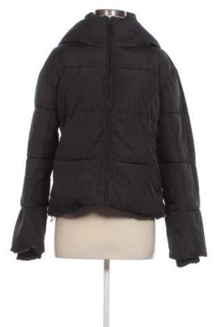 Дамско яке Stradivarius, Размер S, Цвят Черен, Цена 58,17 лв.