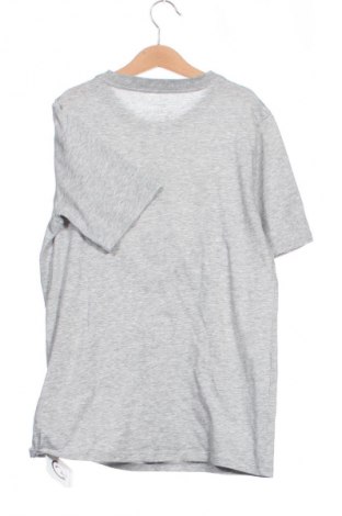 Παιδικό μπλουζάκι Nike, Μέγεθος 12-13y/ 158-164 εκ., Χρώμα Γκρί, Τιμή 10,00 €
