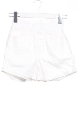 Pantaloni scurți pentru copii LC Waikiki, Mărime 7-8y/ 128-134 cm, Culoare Alb, Preț 37,00 Lei