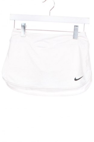 Kinder Shorts Nike, Größe 10-11y/ 146-152 cm, Farbe Weiß, Preis 13,81 €