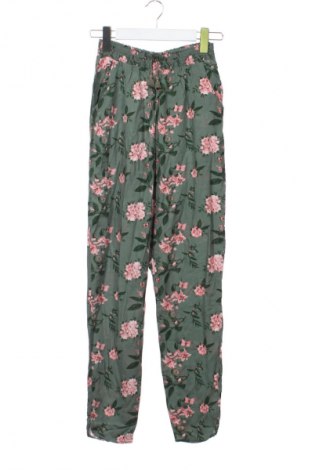 Детски панталон H&M, Размер 14-15y/ 168-170 см, Цвят Многоцветен, Цена 21,51 лв.