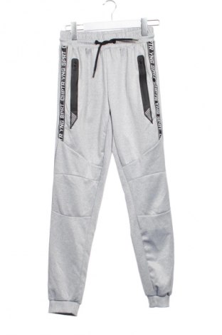 Παιδική κάτω φόρμα Chapter, Μέγεθος 12-13y/ 158-164 εκ., Χρώμα Γκρί, Τιμή 9,99 €